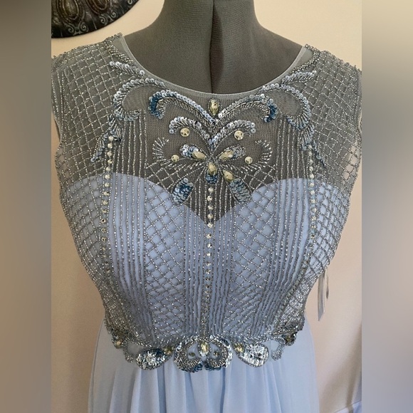 NWT Glow Special Occasion Sleeveless Beaded Bodice Dress w Beautiful Flowy Skirt - Picture 5 of 6